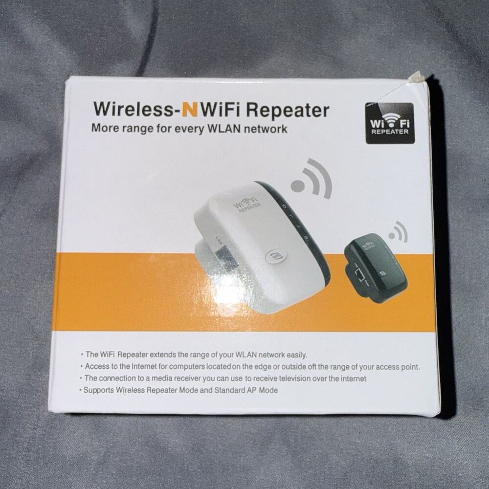 Wireless-N WiFi Repeater 300Mbps 2.4GHz Range Extender w/ RJ-45 1 LAN White